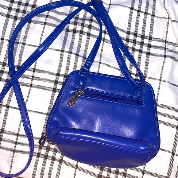 Roots purse. - Picture 1 of 3